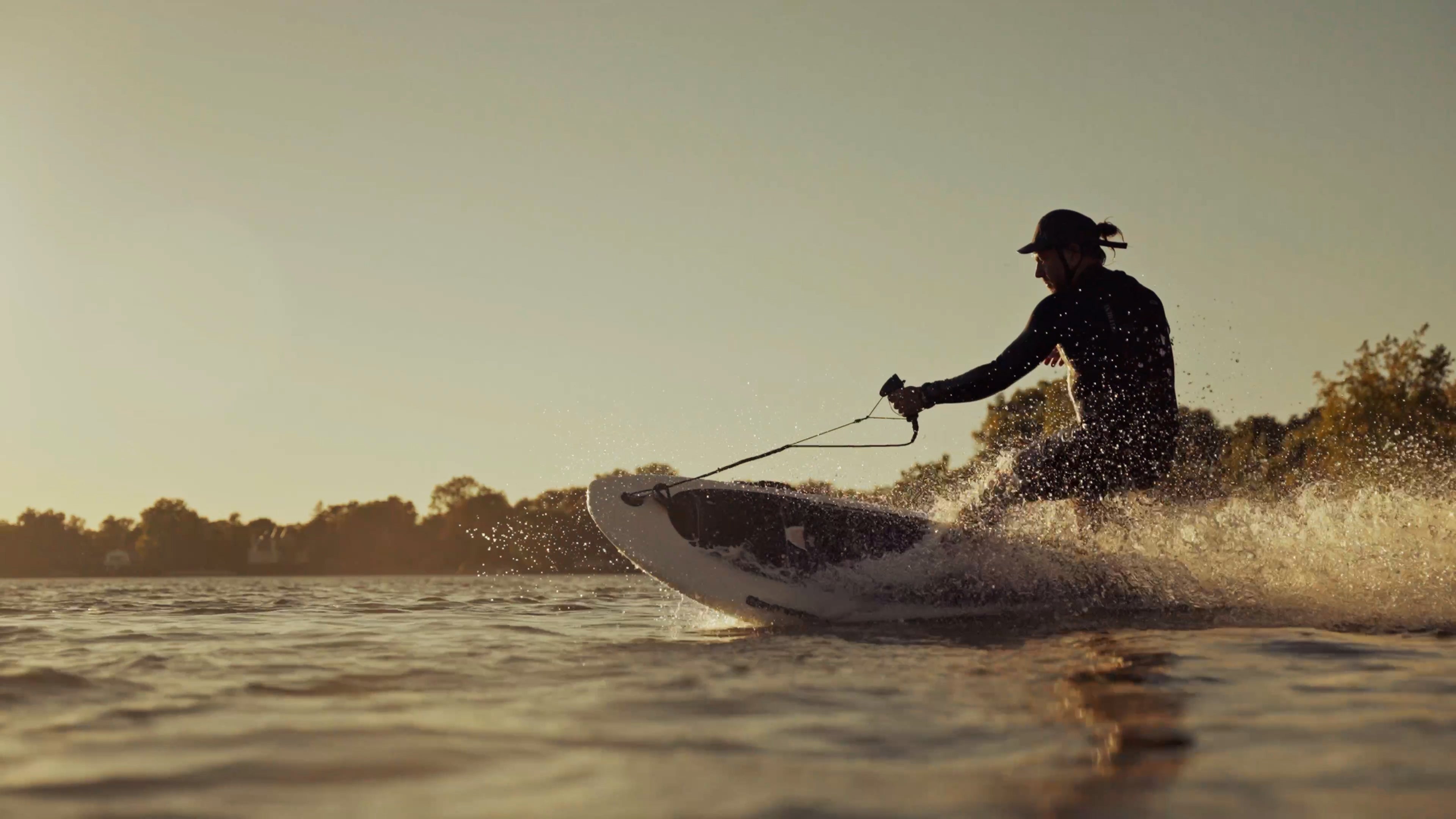 E-Surf_Edit_30Sec_Horizontal_1